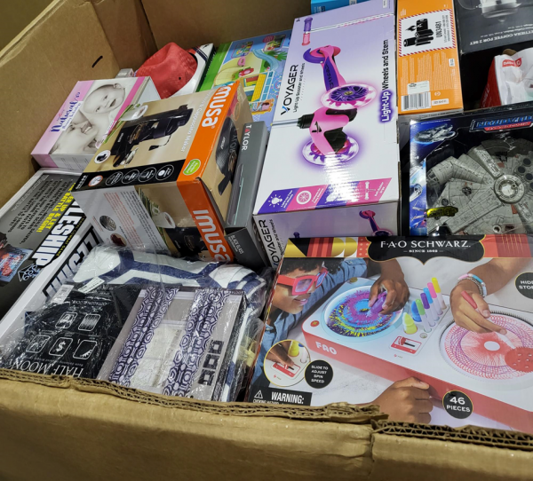 Used Large Toys on Pallets - Image 2